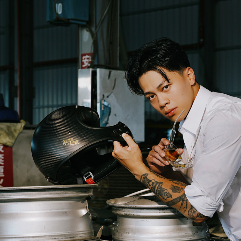 ブレードライダー フルフェイスヘルメット マットブラックカーボン