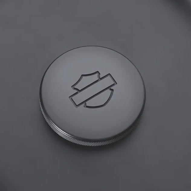 ダイヤモンド ブラック フューエルキャップ