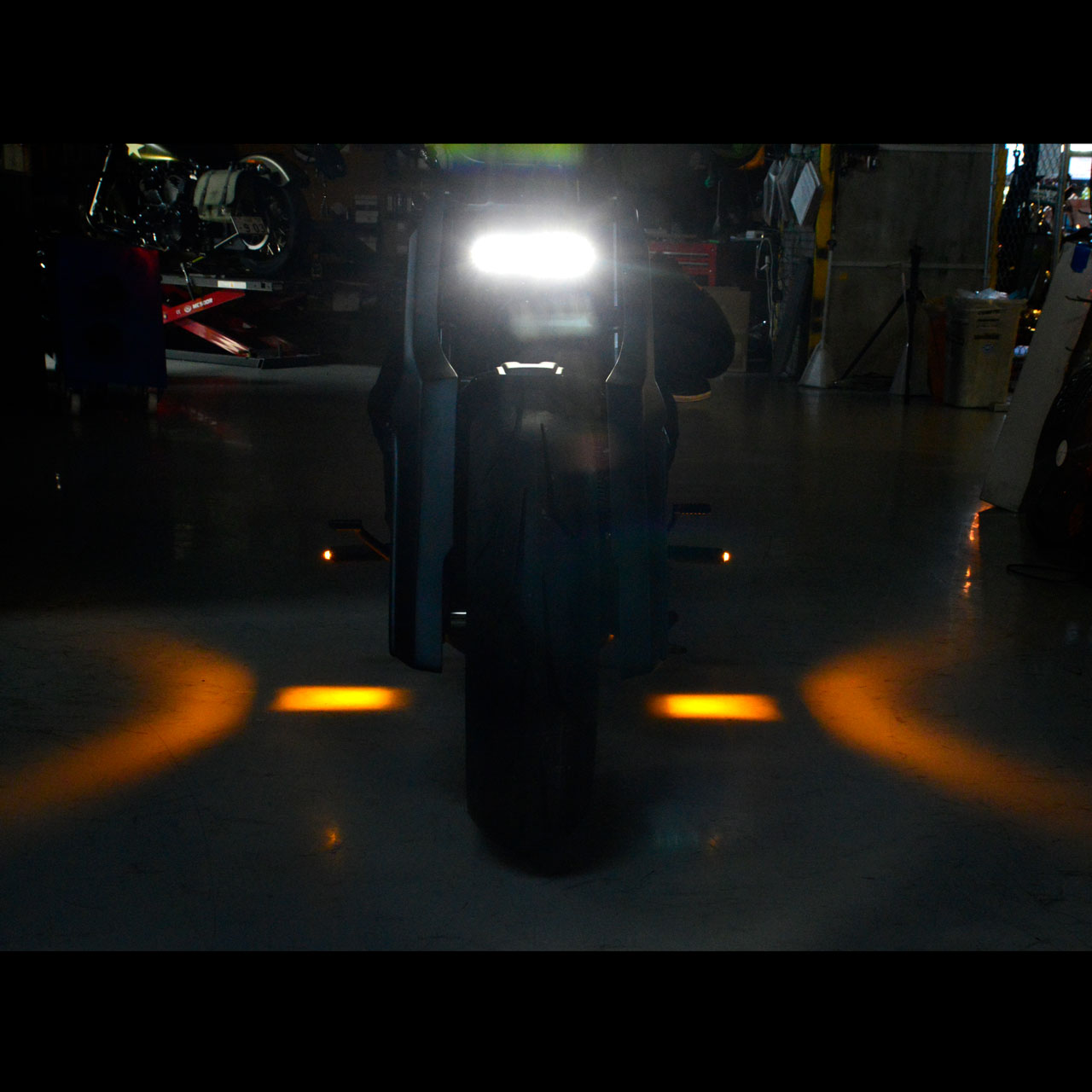 【12月限定セール】 【車検対応】 ハーレー フットペグLEDウインカー ブラック