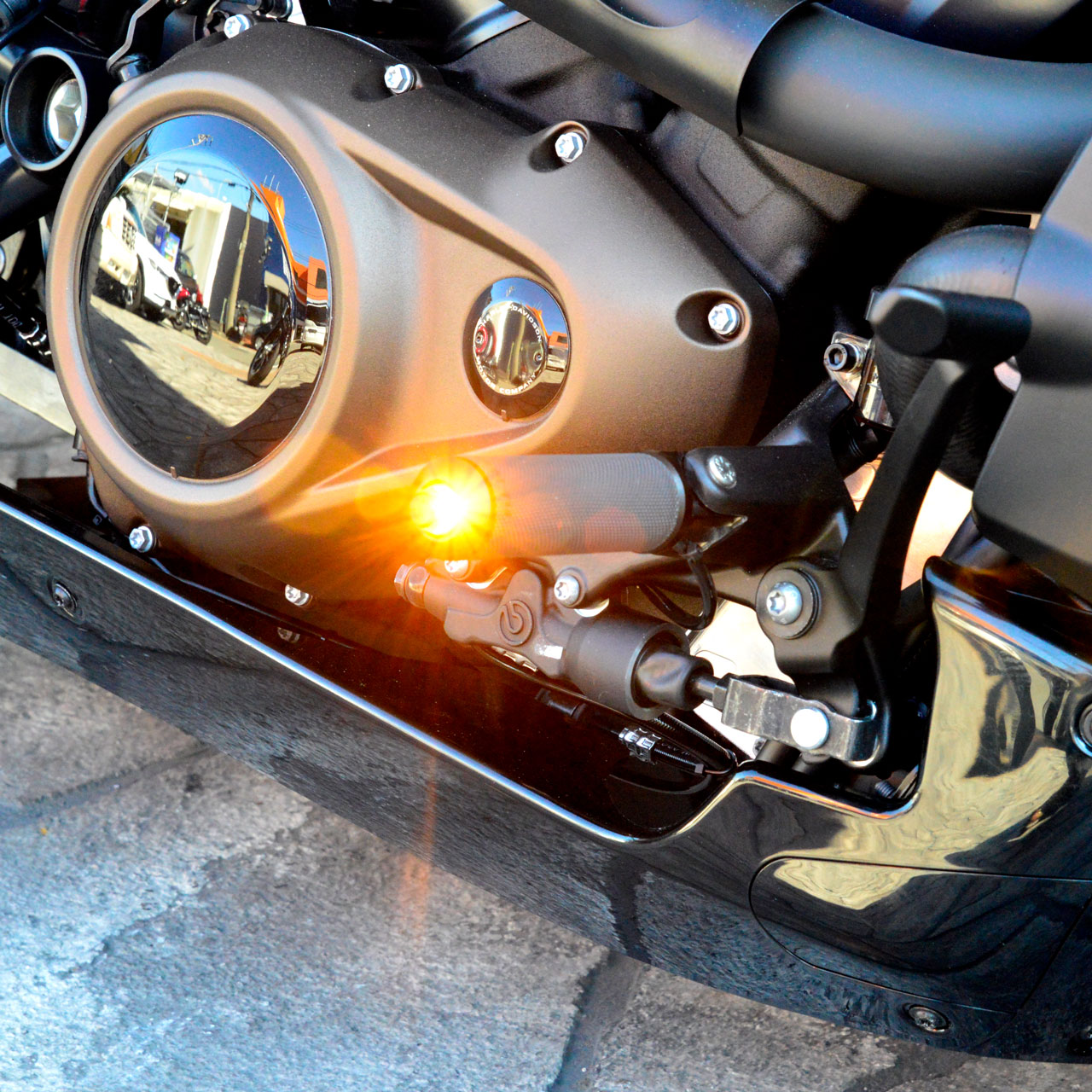 【12月限定セール】 【車検対応】 ハーレー フットペグLEDウインカー ブラック