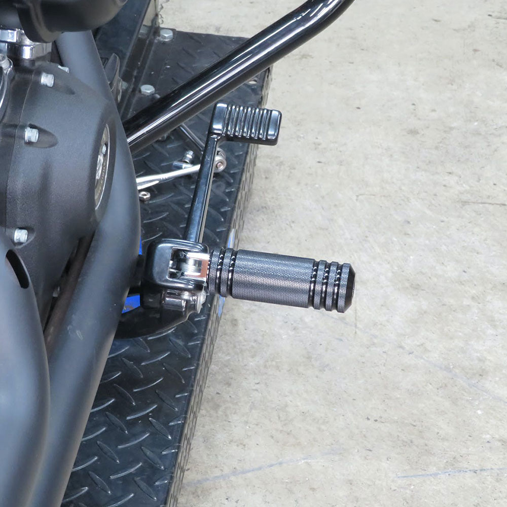 アルミ5リブフットペグ ラージ フロント ブラック