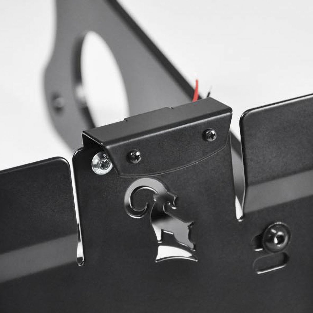 サイドマウント ライセンスプレートブラケット ブラックパウダーコート ツィーゲル