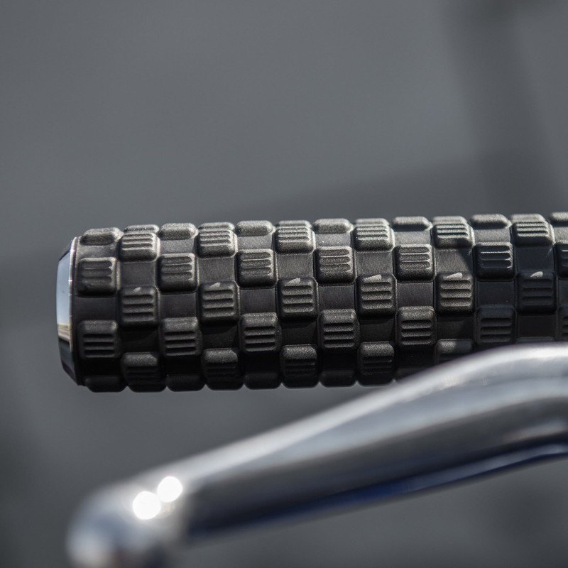 【クリスマスセール】エアトラックス グリップ クローム