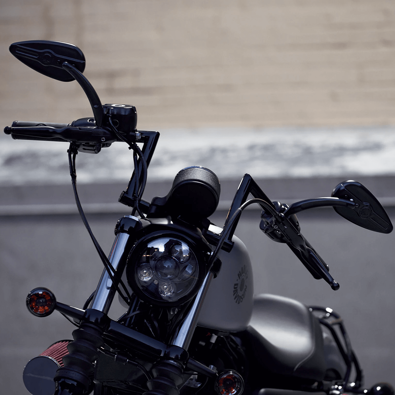 チゼル ローハンドルバー 4インチ グロスブラック