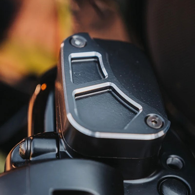 レーシング フロントブレーキマスターカバー