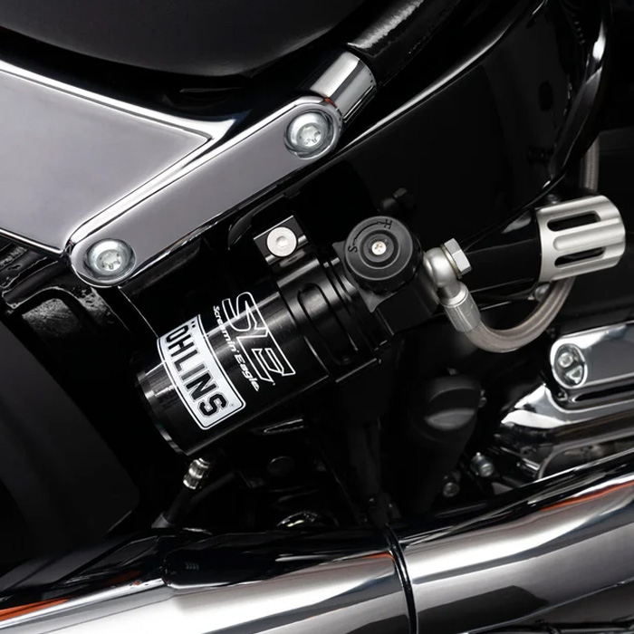 スクリーミンイーグル オーリンズ リモートリザーバーリアサスペンション