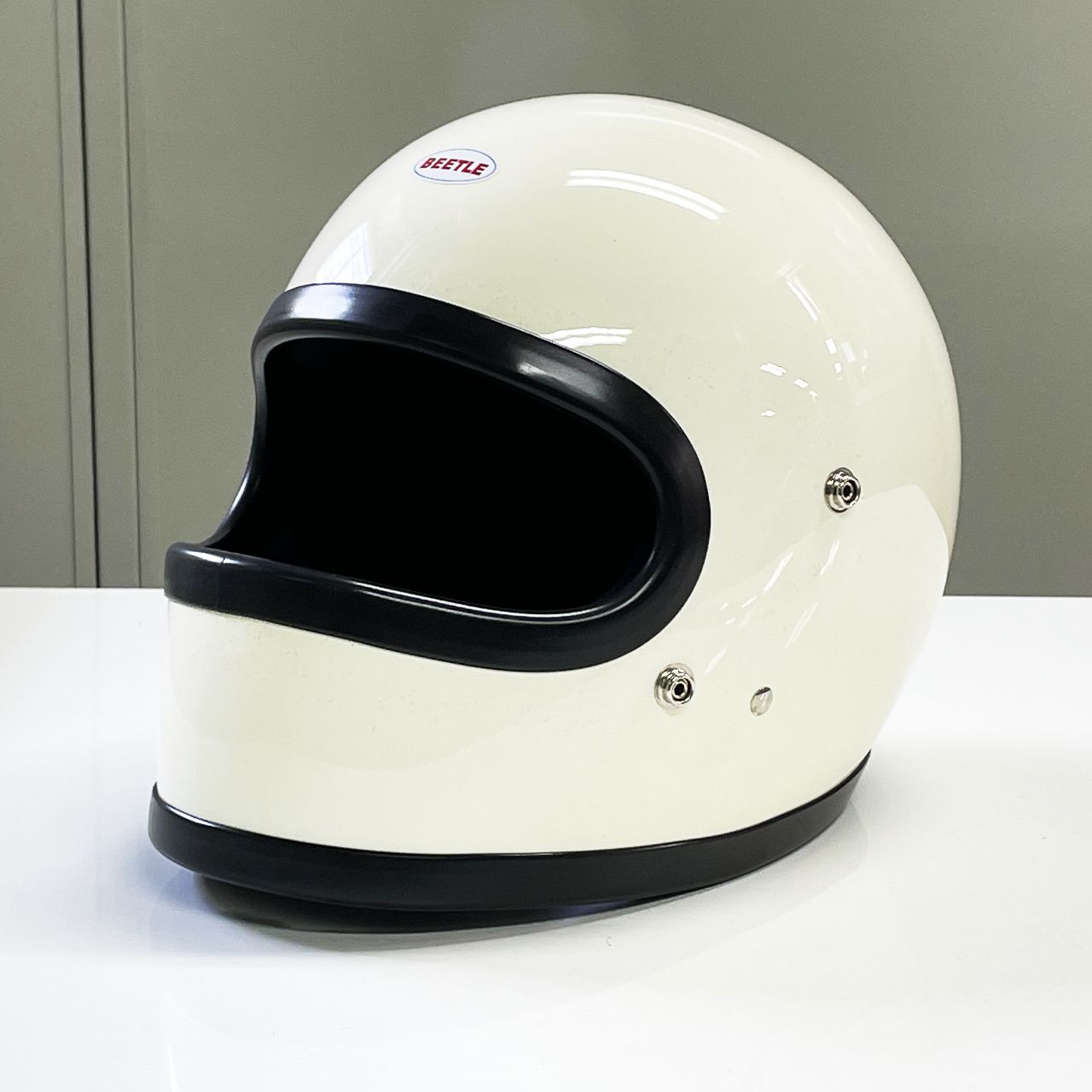 BEETLE STR 極小フルフェイスヘルメット アイボリー(ブラックダブルストラップ)