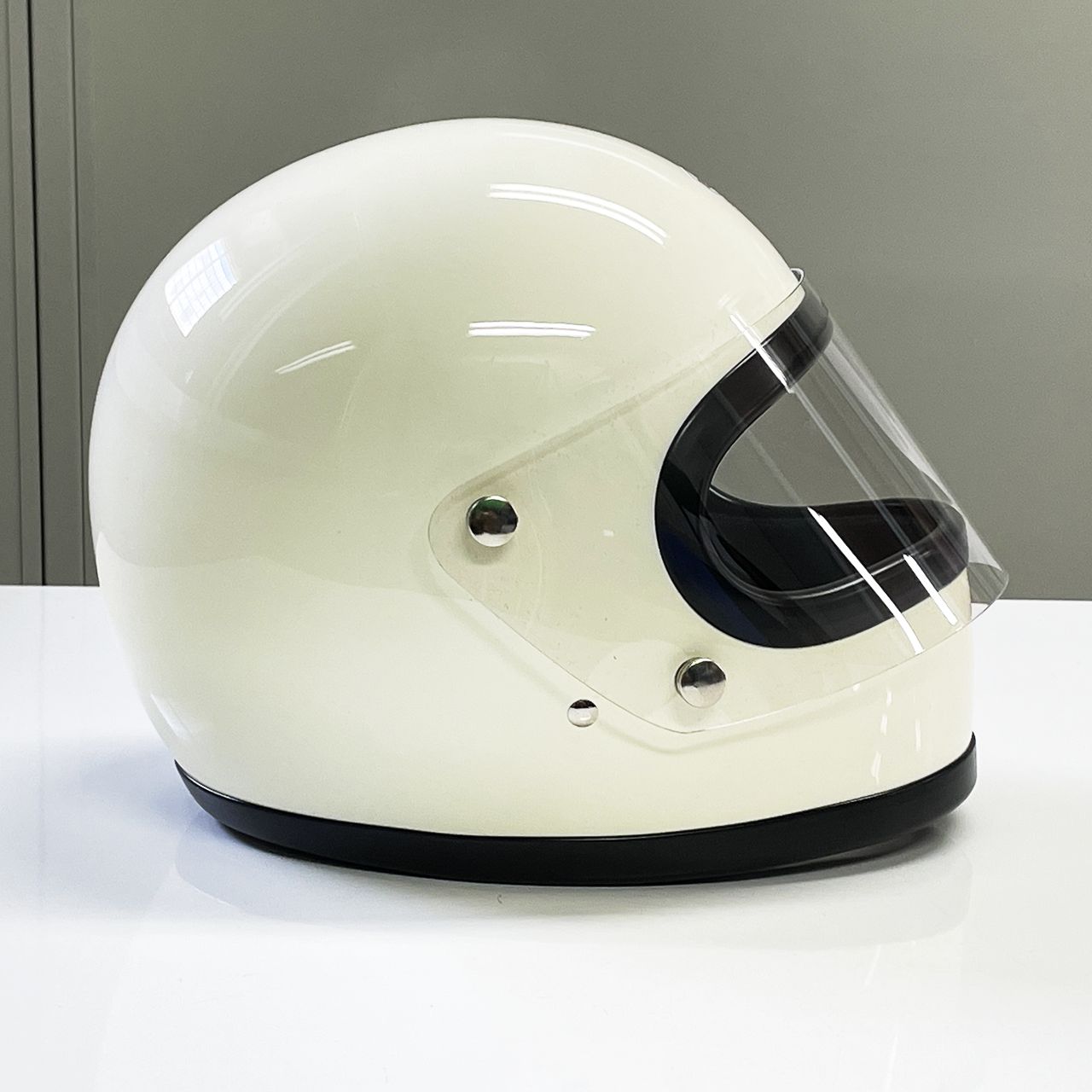 BEETLE STR 極小フルフェイスヘルメット アイボリー(ブラックダブルストラップ)