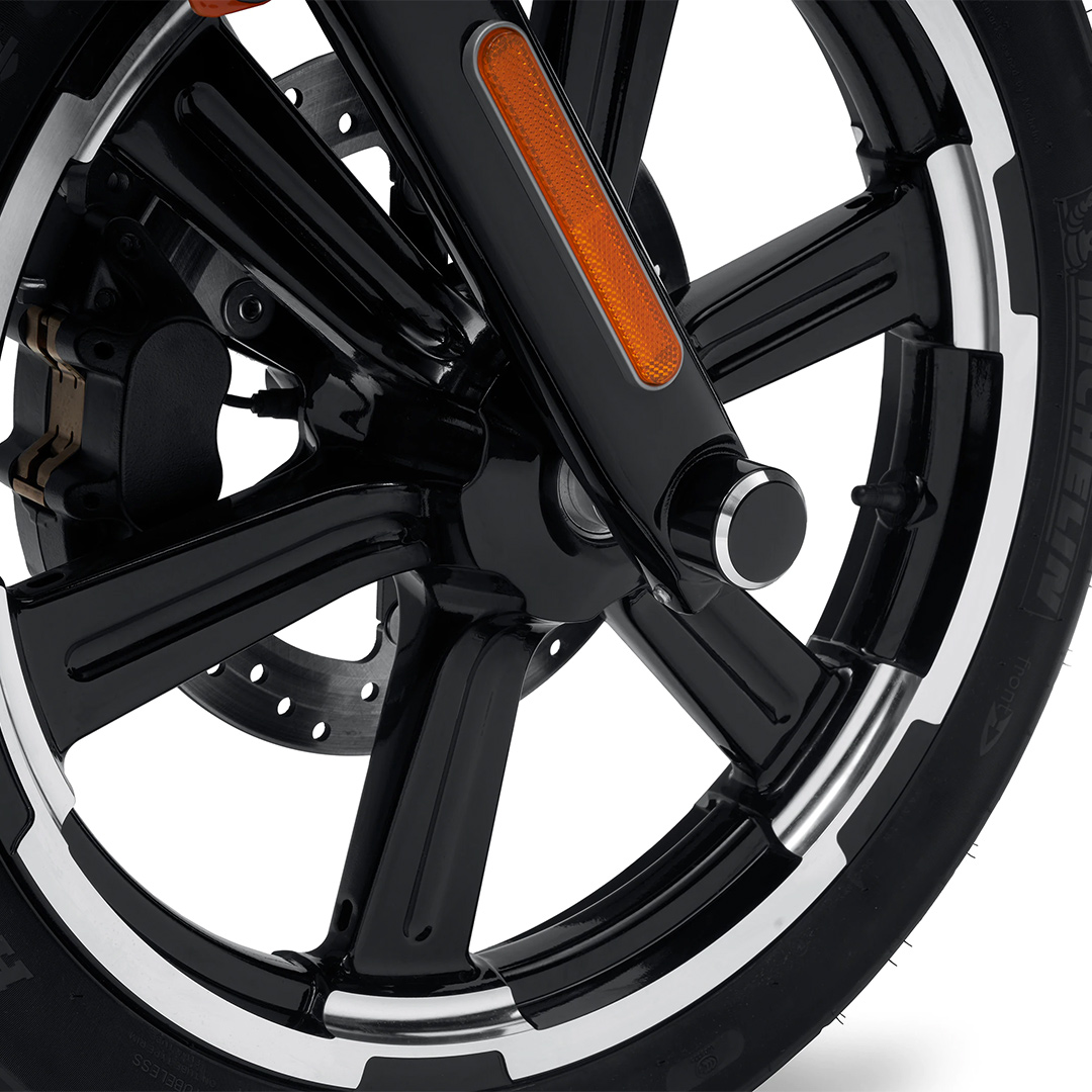 フロントアクスルナットカバー ブラックアルマイト マシンカット