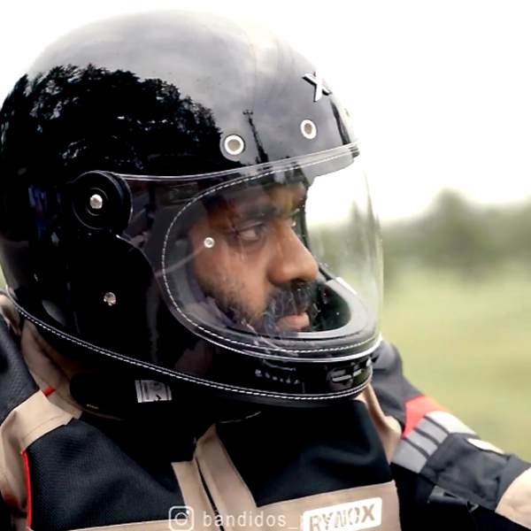 【12月限定セール】 ブルート フルフェイスヘルメット ブラック AXOR