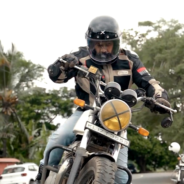 【12月限定セール】 ブルート フルフェイスヘルメット ブラック AXOR