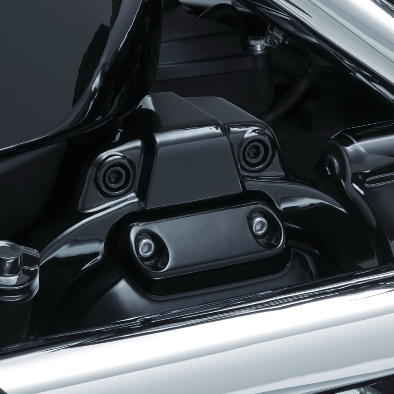 トランスミッションシュラウド グロスブラック