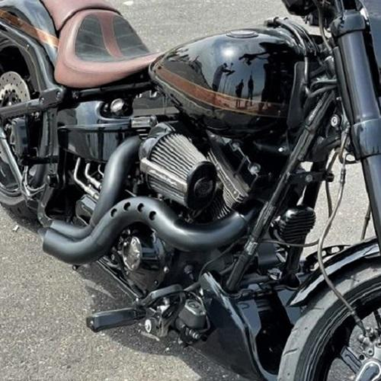 【クリスマスセール】カットバック フルエキゾースト ブラック/ブラック