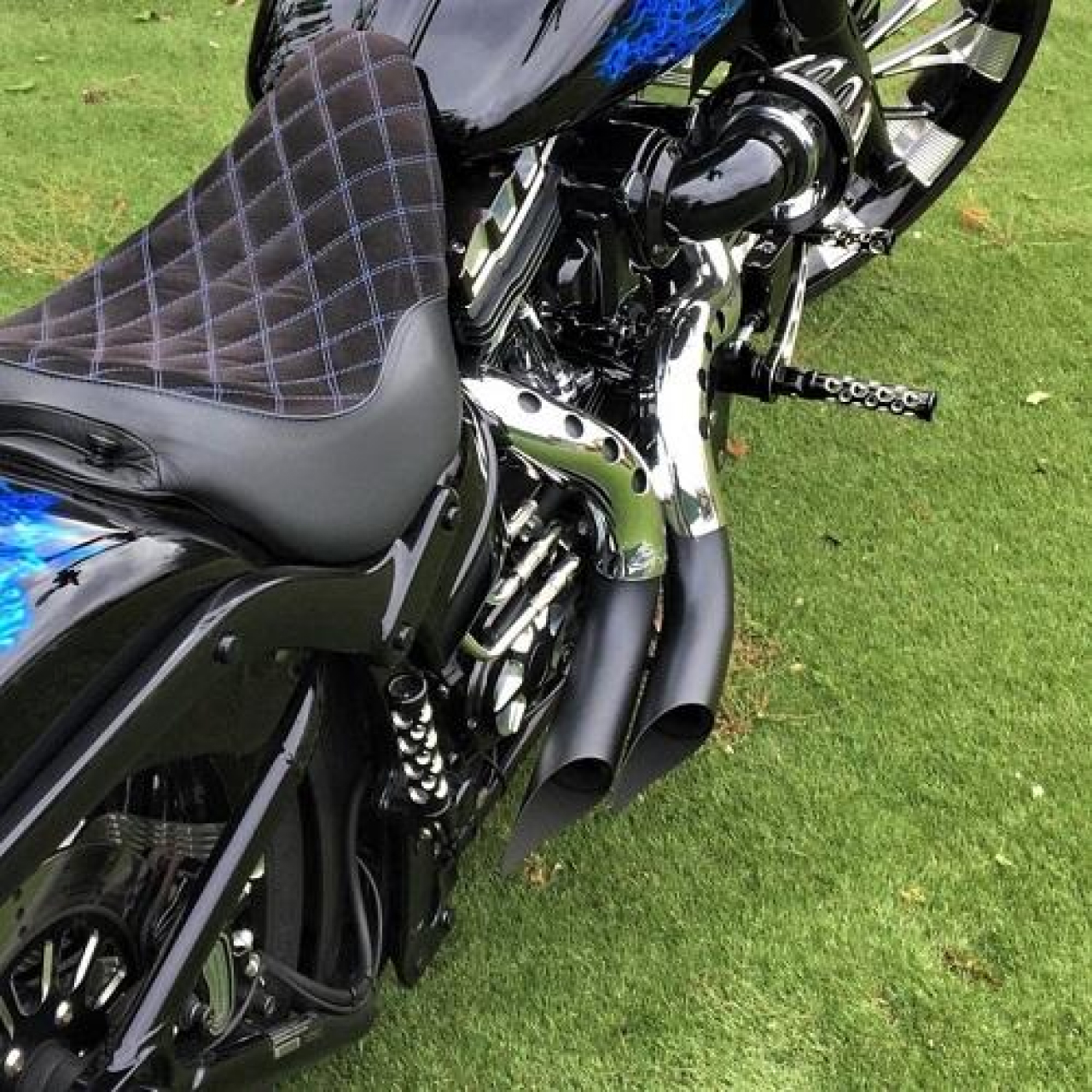 【クリスマスセール】カットバック フルエキゾースト ブラック/クローム