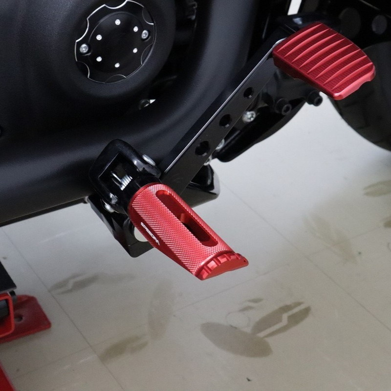 アルミ削り出し フットペグ