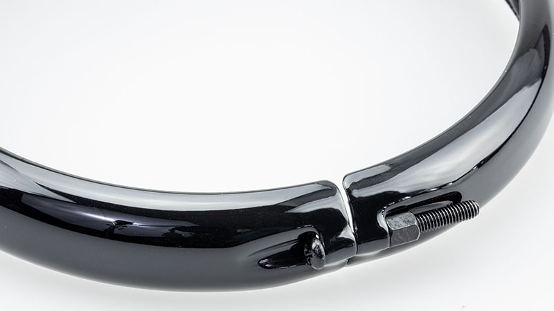 ヘッドライトベゼル バイザースタイル 5-3/4インチ ハーレー用 スチール製ブラック仕上げ