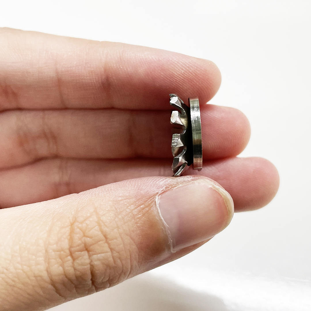 魔法のねじ タイヤバルブ用放電ナット NGC-JAPAN