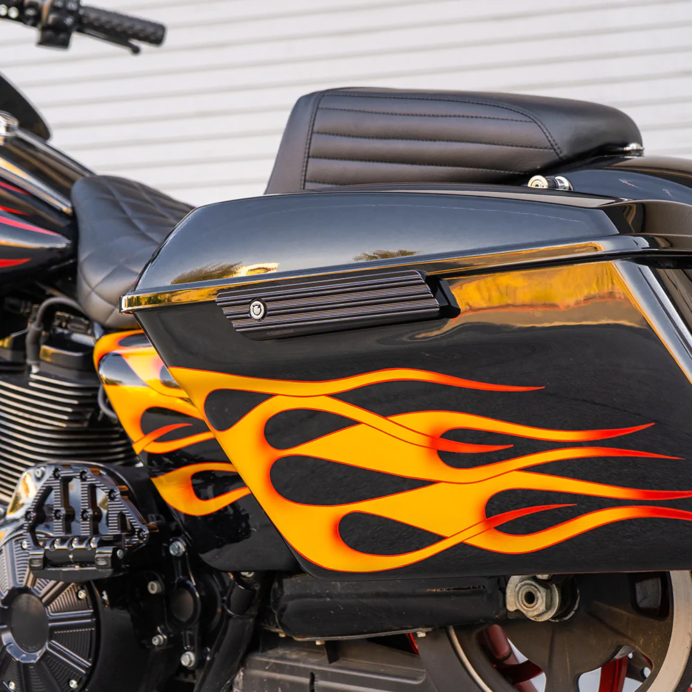 10ゲージ サドルバッグラッチカバー