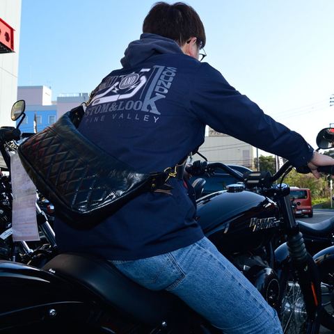 DINマーケット SHMレザーショルダーバッグ