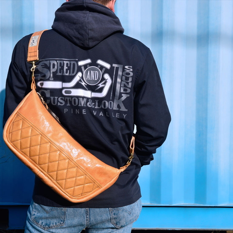 DINマーケット SHMレザーショルダーバッグ