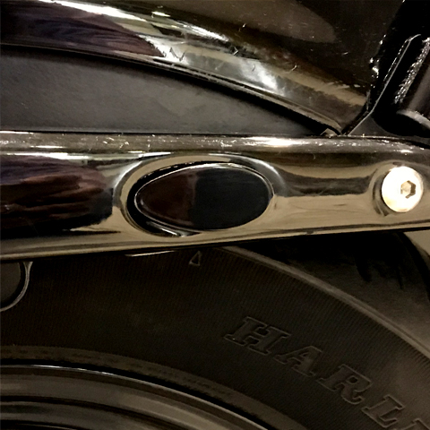 ハーレー リアウインカーホールカバープレート フェンダーストラット貼り付けタイプ(左右2枚セット) ブラックパウダーコート